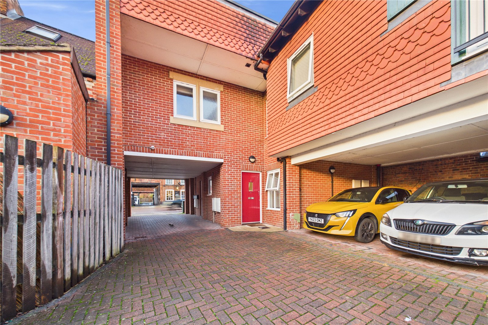 1 bedroom Flat to let in High Street, Theale, Reading