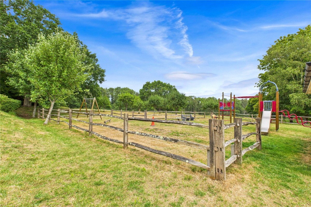 Upper Woolhampton, Reading, Berkshire