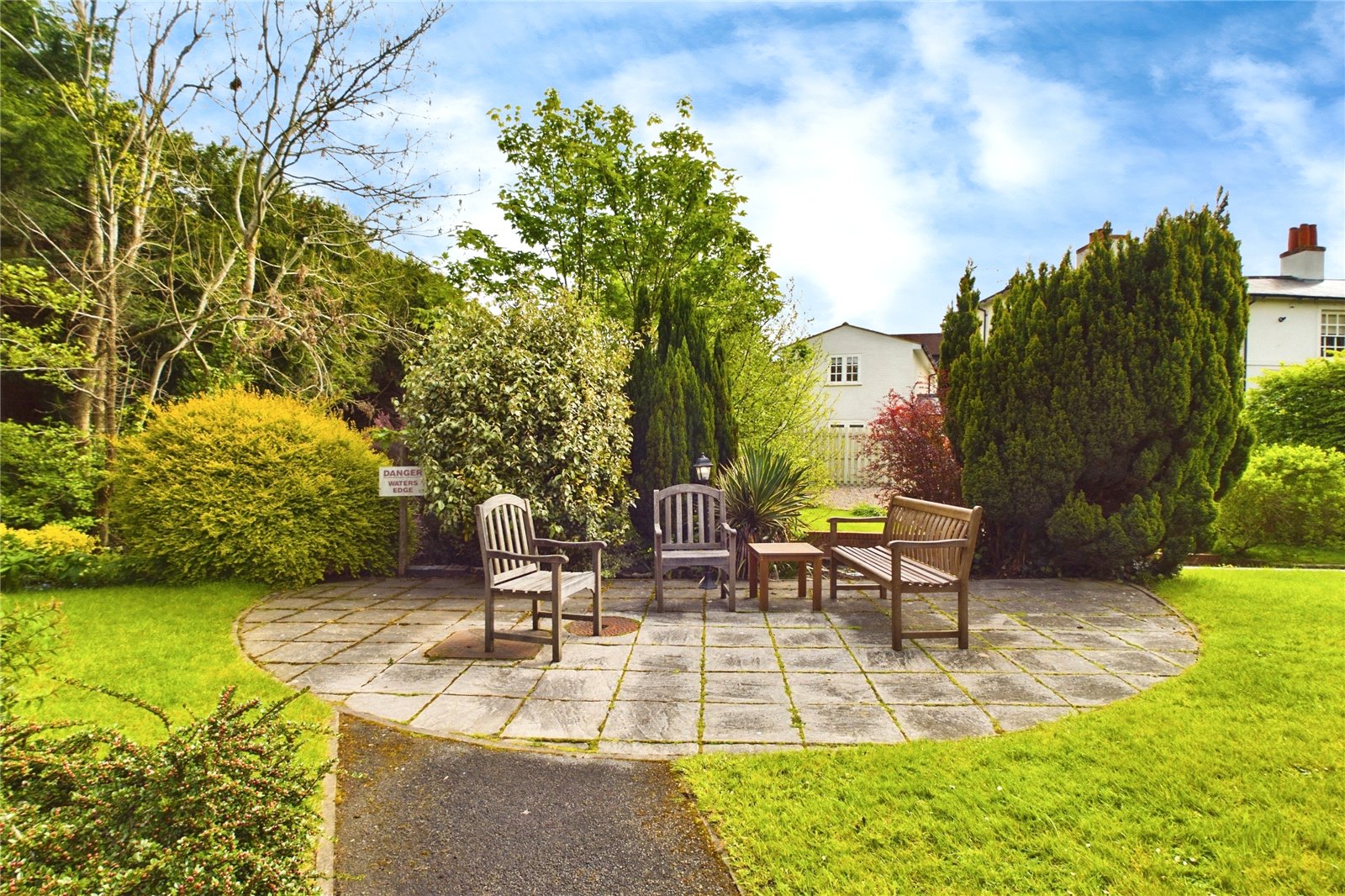 3 bedroom Flat for sale in Station Road, Pangbourne, Reading