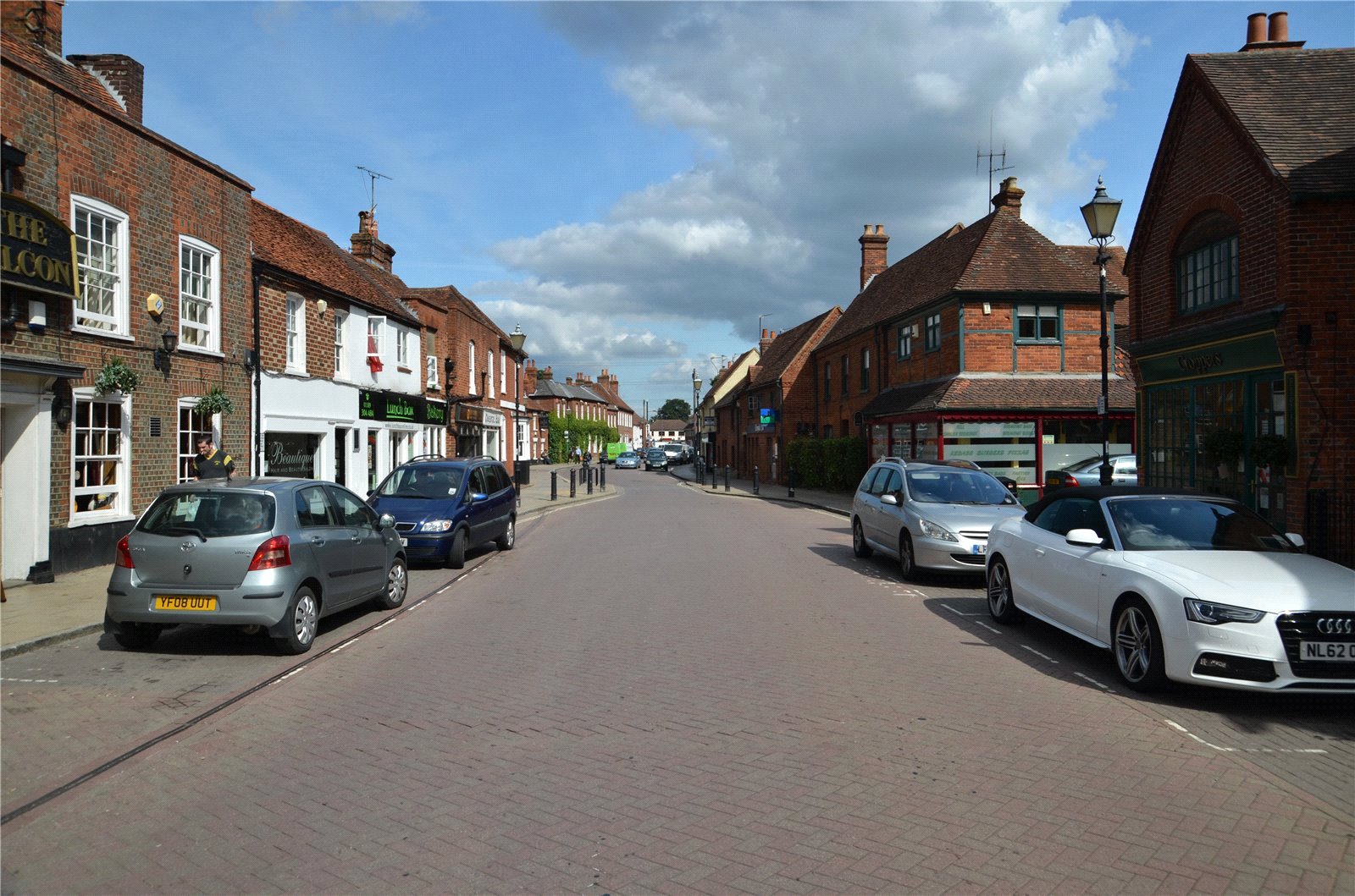 2 bedroom Flat for sale in Theale, Reading, Berks