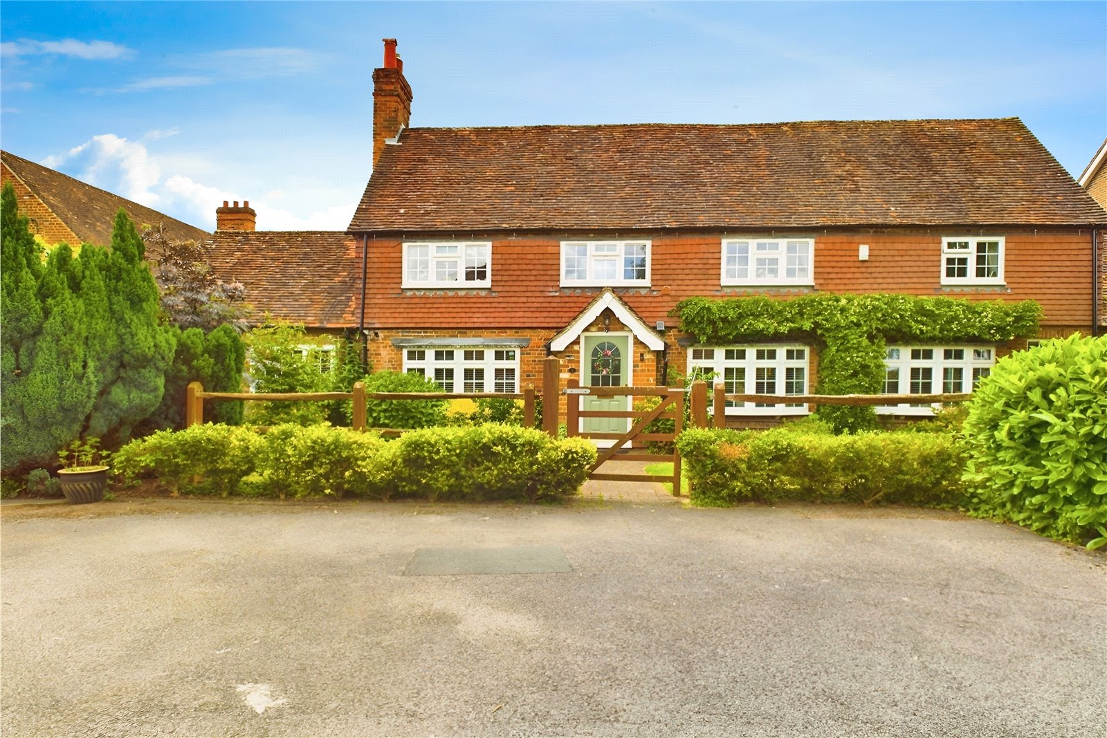 4 bedroom House for sale in Aldermaston, Reading, Berkshire