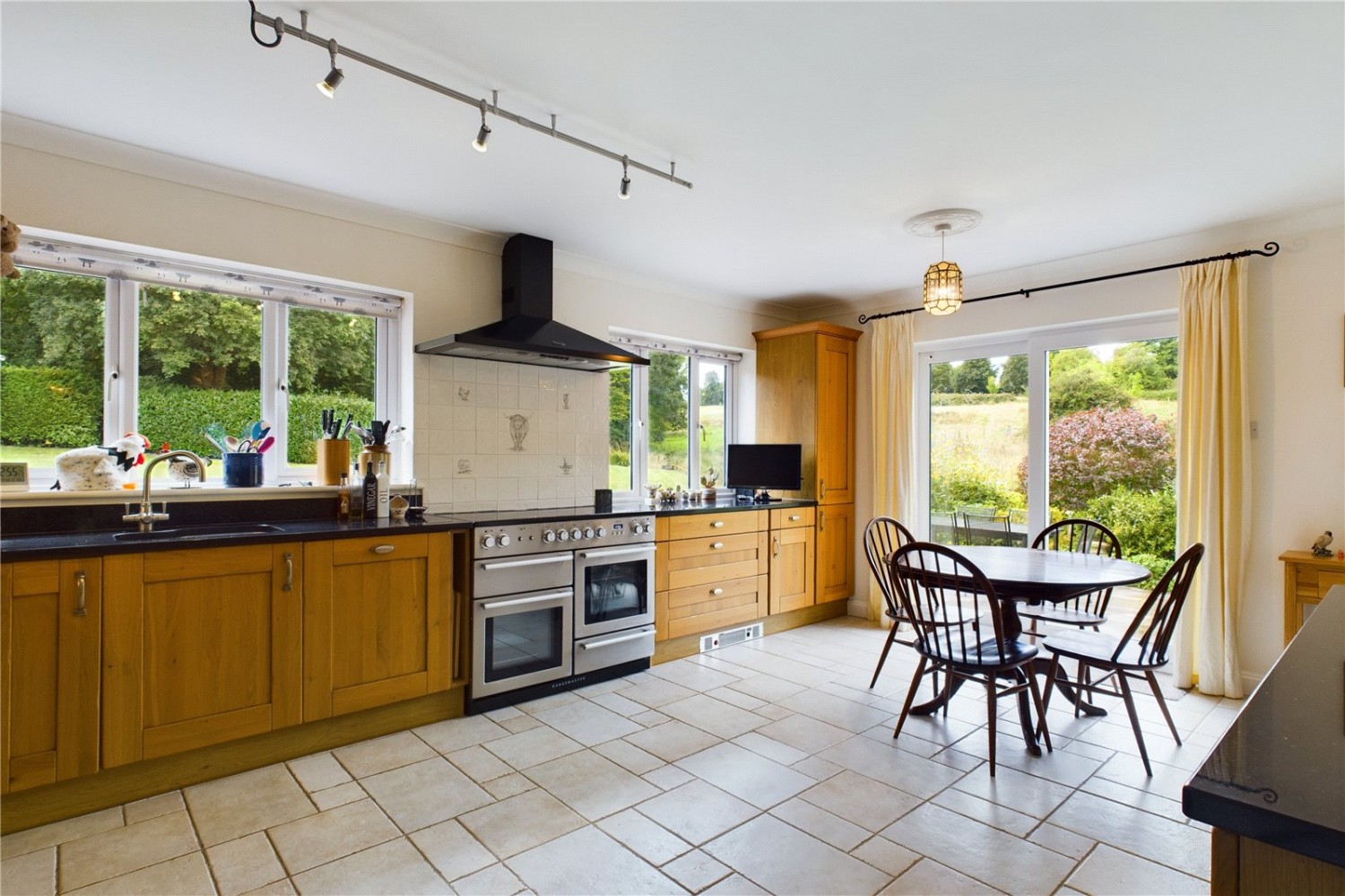 Midgham, Reading, Berkshire