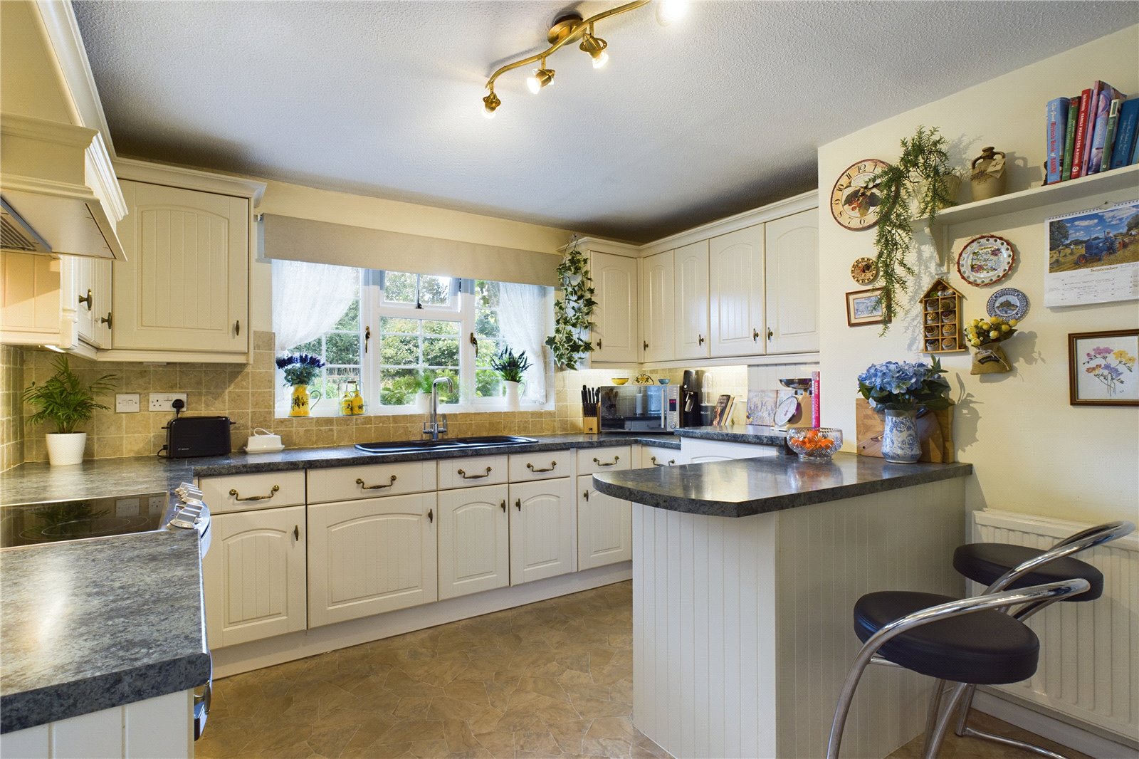 4 bedroom House for sale in Bradfield Southend, Reading, Berkshire