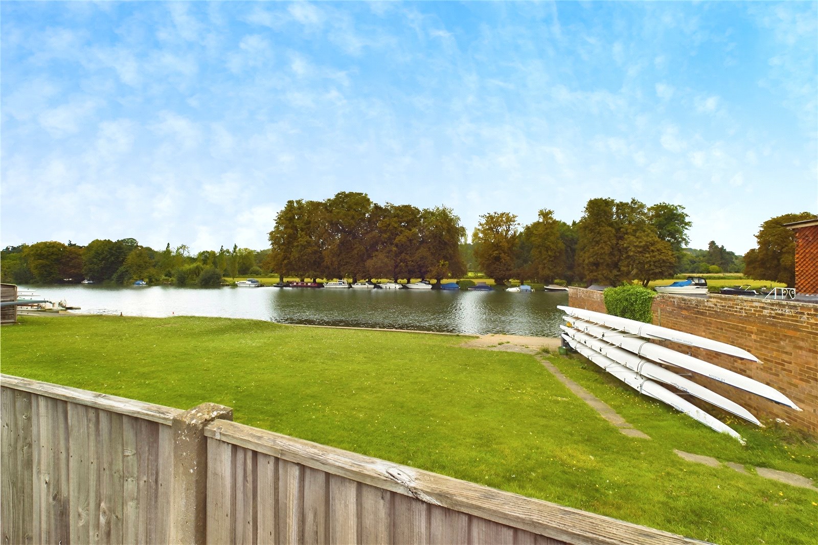 2 bedroom Flat for sale in Pangbourne, Reading, Berkshire