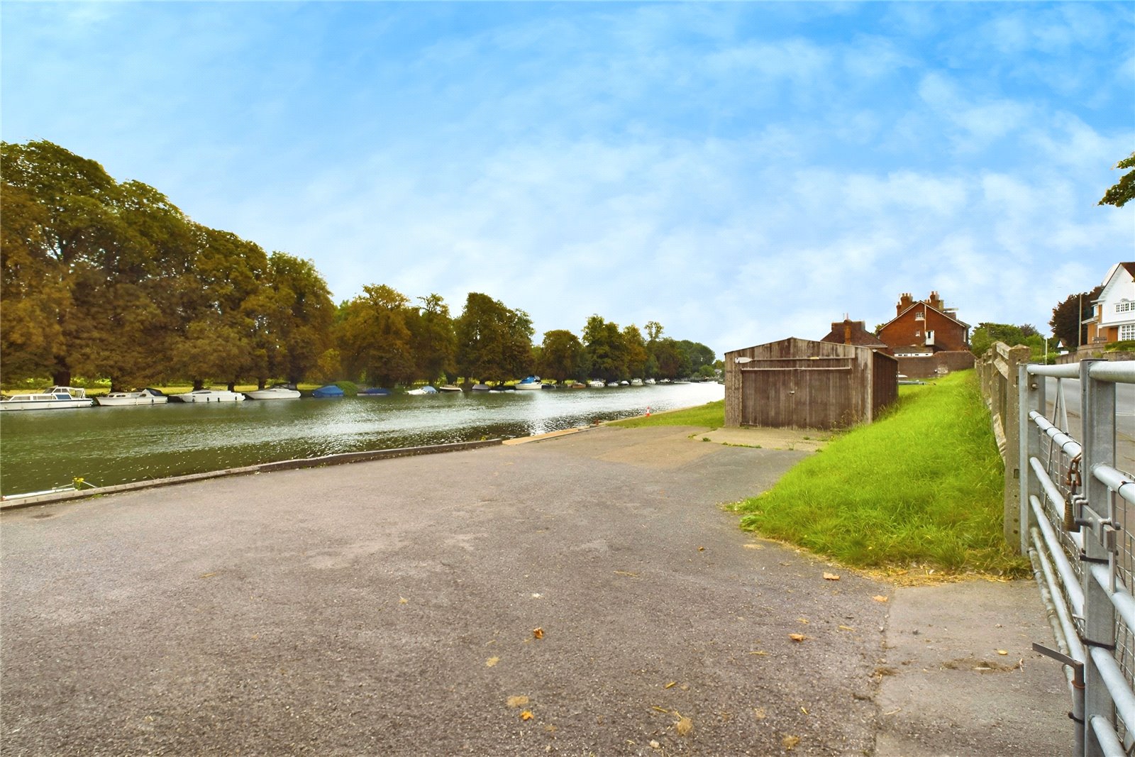 2 bedroom Flat for sale in Pangbourne, Reading, Berkshire