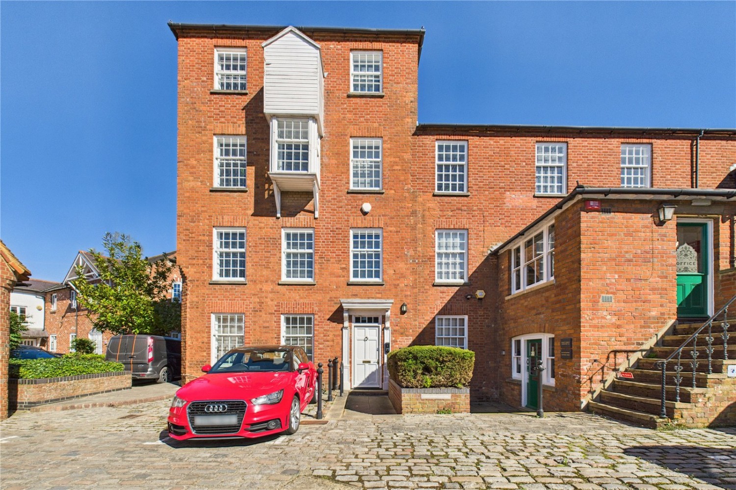 Theale, Reading, Berkshire