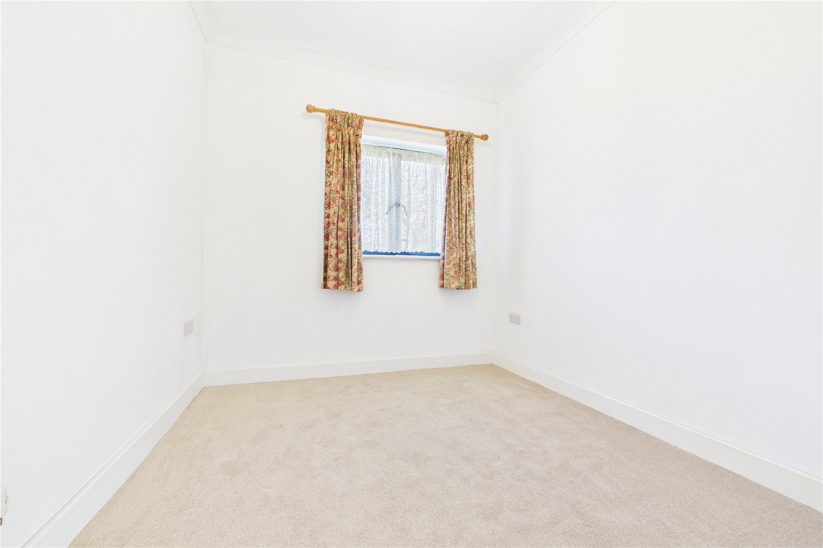 4 bedroom Bungalow for sale in Whitchurch Hill, Reading, Oxfordshire