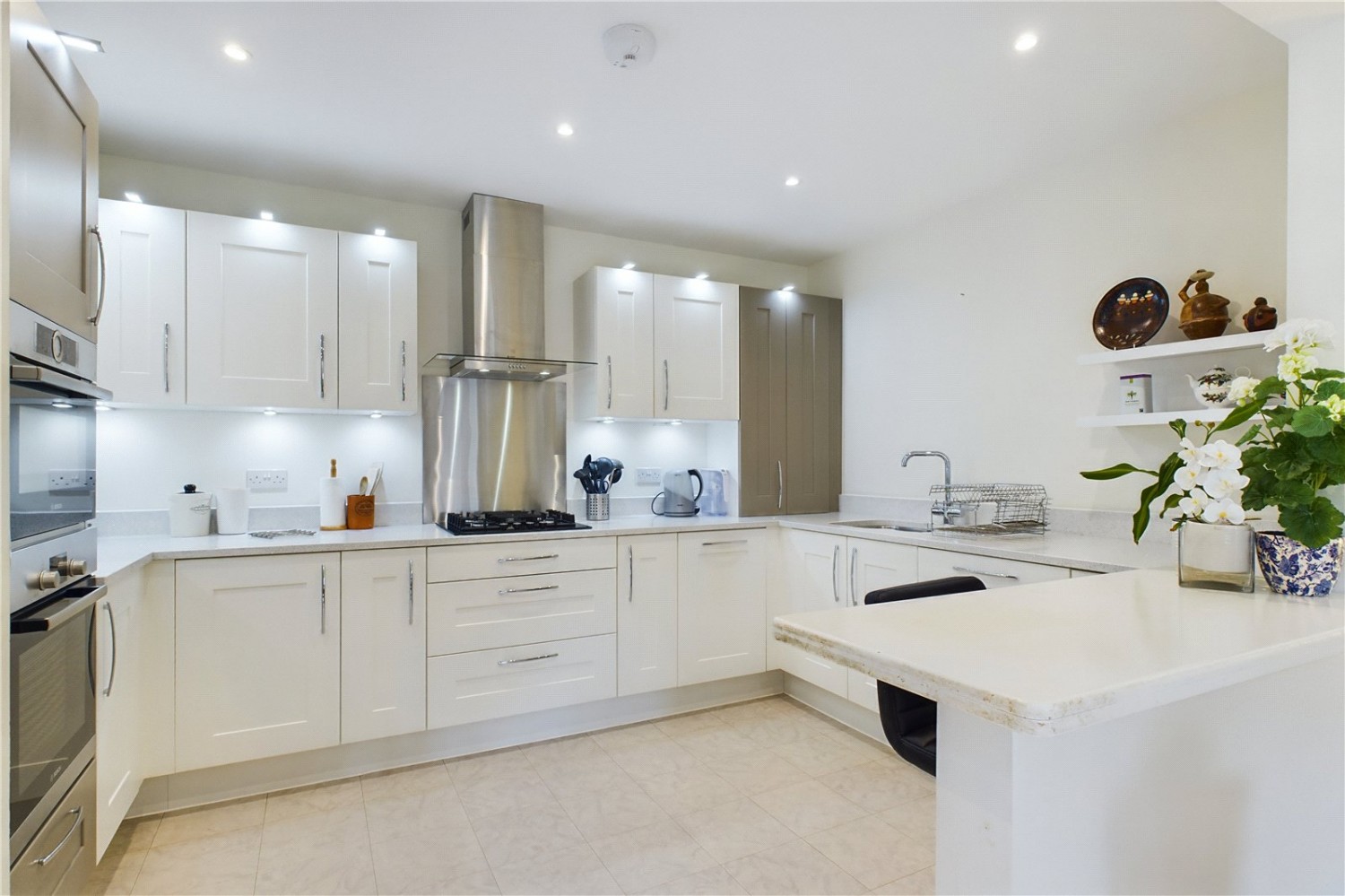 Theale, Reading, Berkshire
