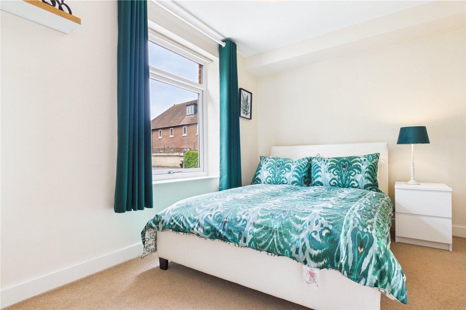 2 bedroom Flat for sale in Pangbourne, Reading, Berkshire