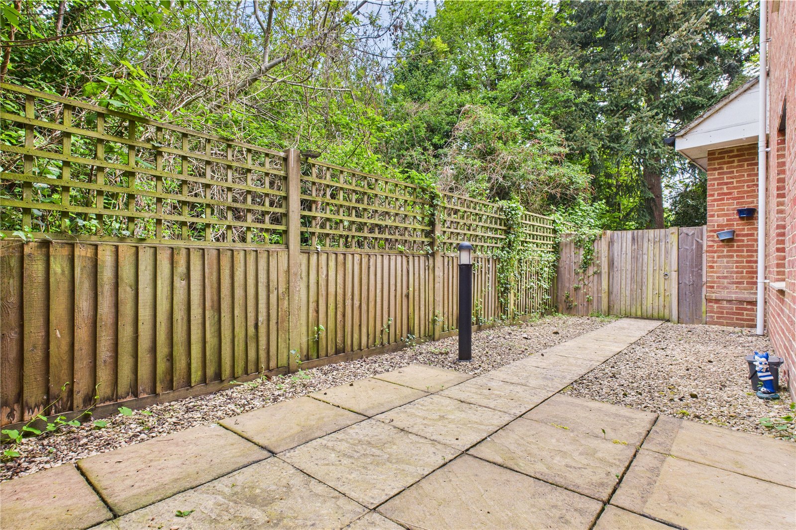 2 bedroom Flat for sale in Pangbourne, Reading, Berkshire