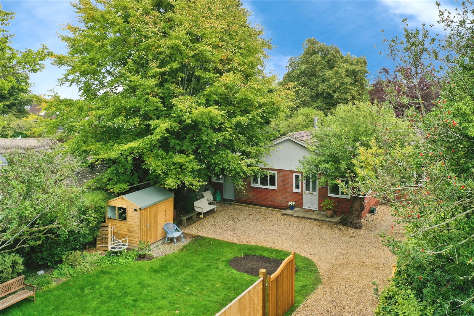 3 bedroom Bungalow for sale in Upper Basildon, Reading, Berkshire