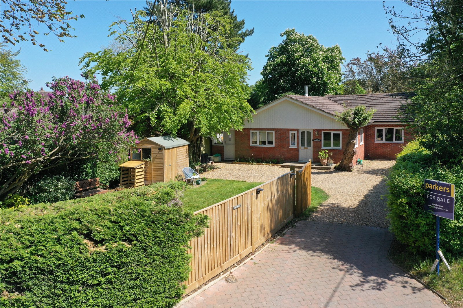 3 bedroom Bungalow for sale in Upper Basildon, Reading, Berkshire