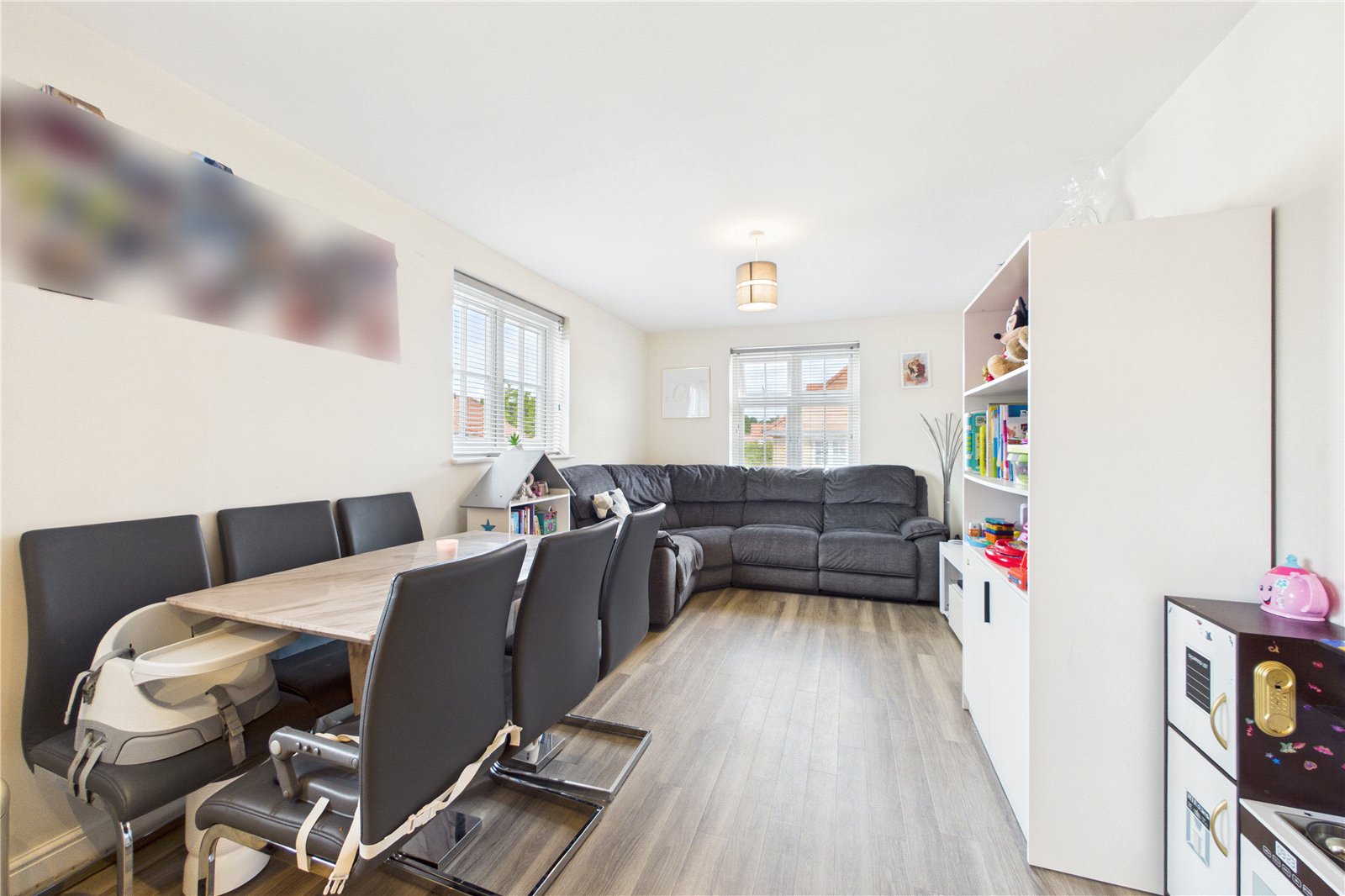 2 bedroom Flat for sale in Arborfield Green, Reading, Berkshire