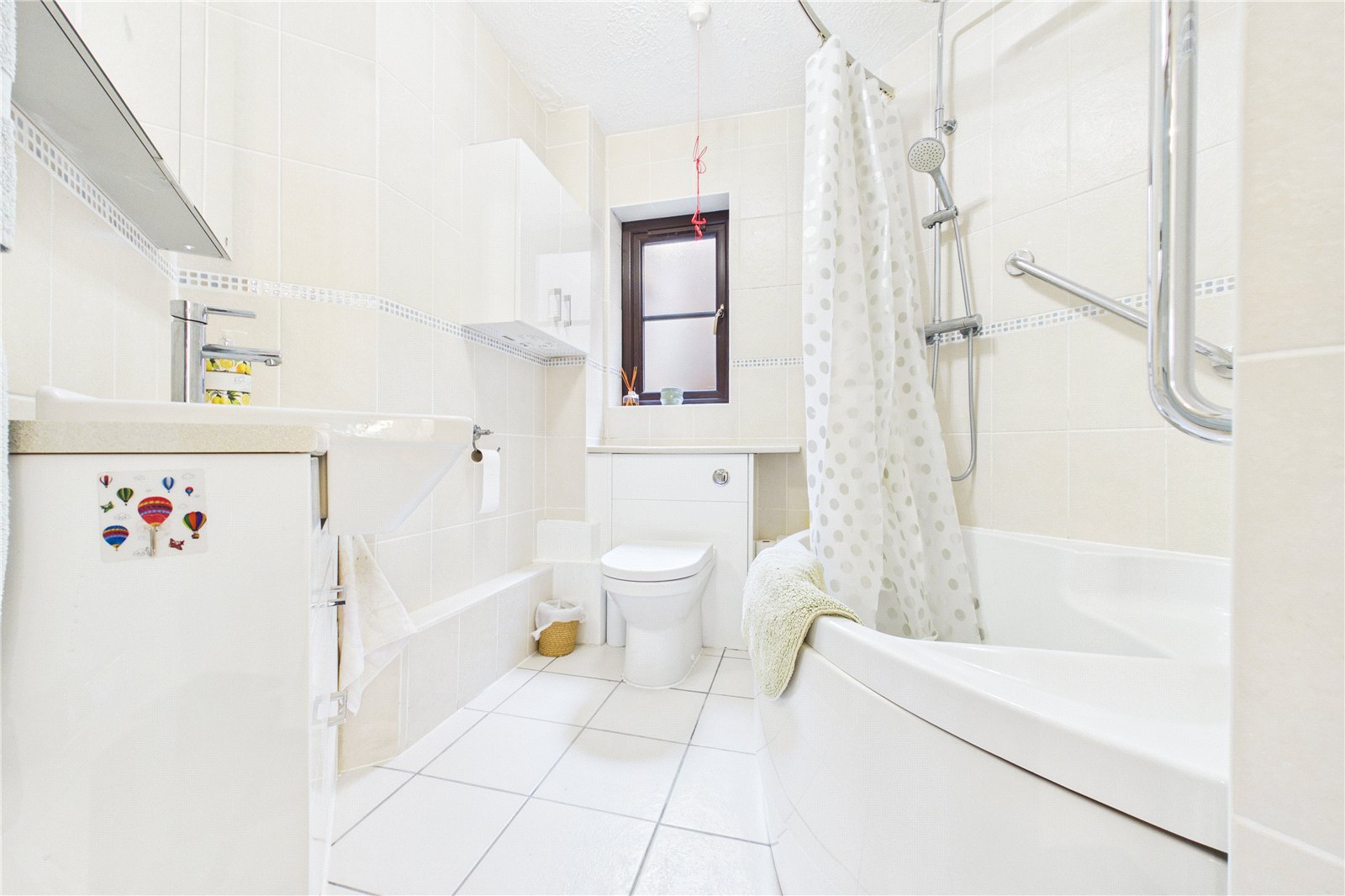 2 bedroom Flat for sale in Station Road, Pangbourne, Reading