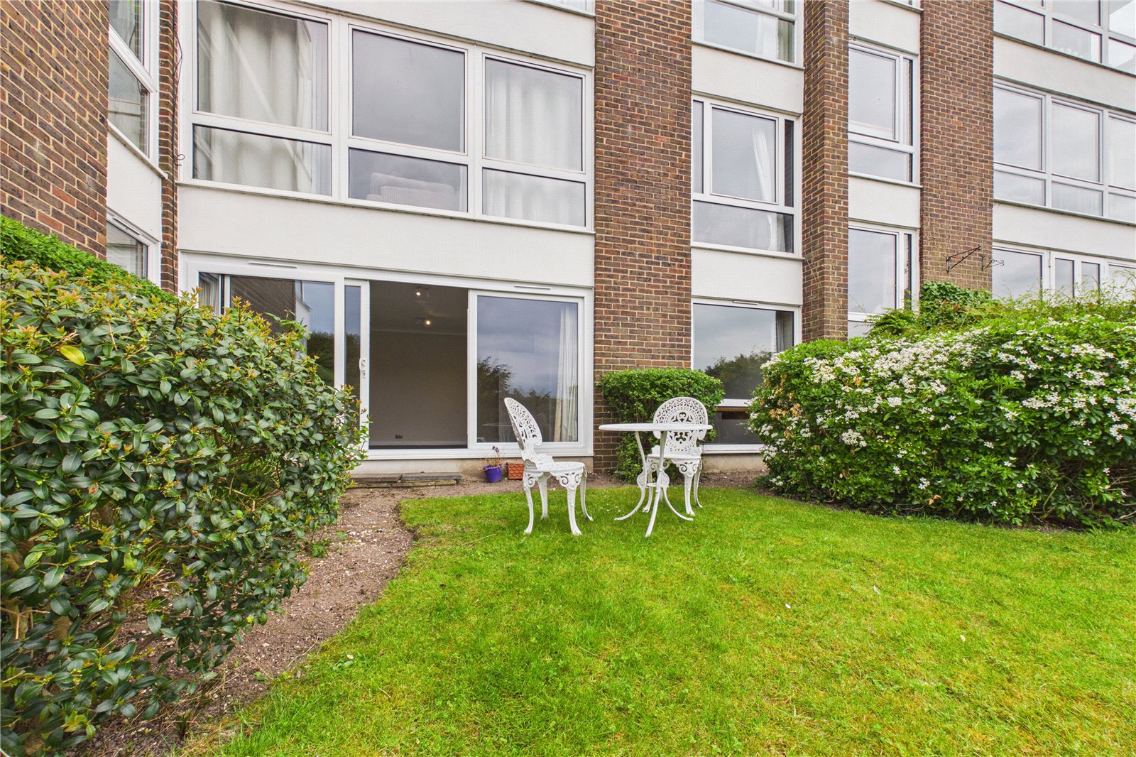 2 bedroom Flat for sale in Pangbourne, Reading, Berkshire