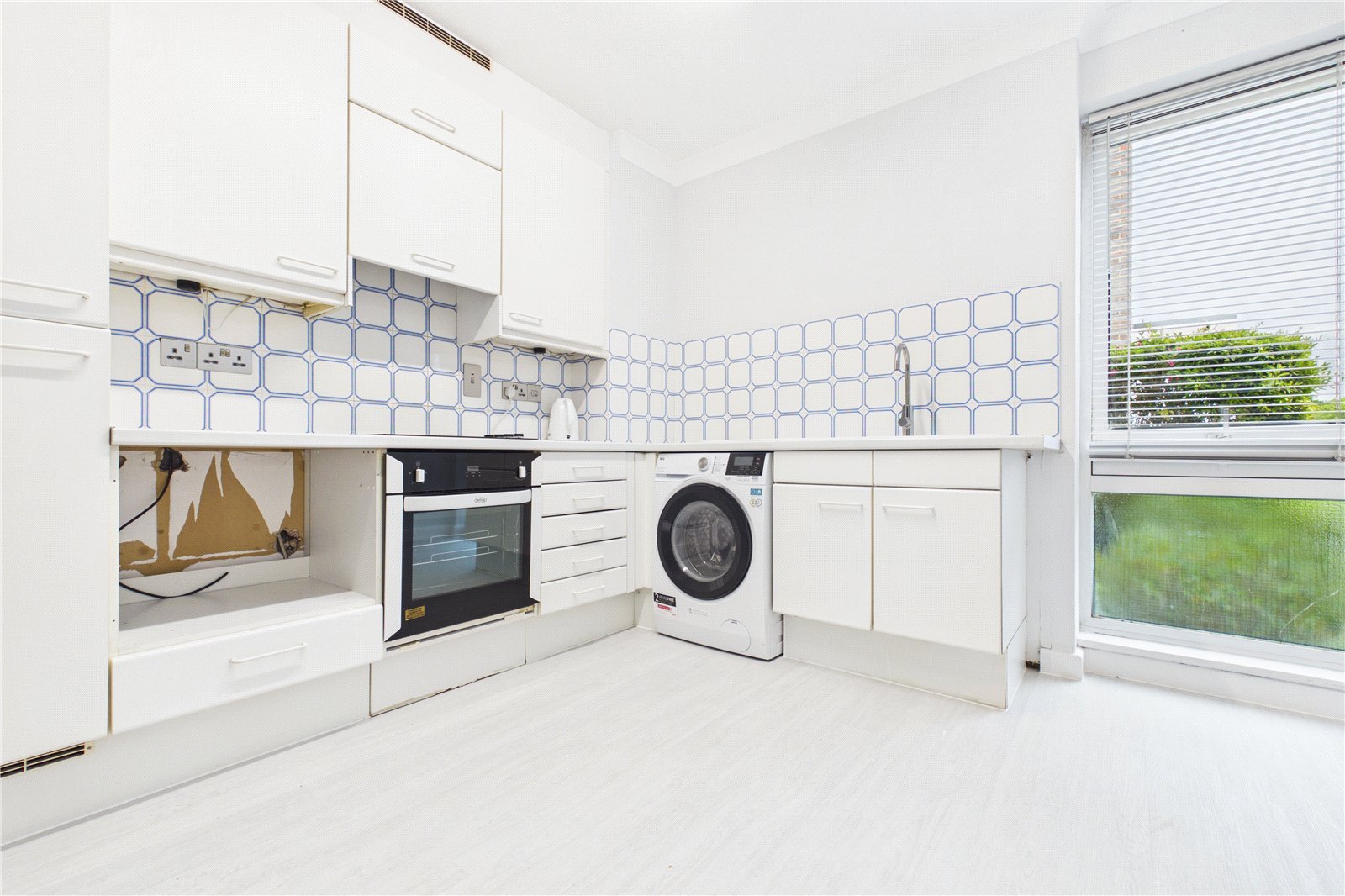 2 bedroom Flat for sale in Pangbourne, Reading, Berkshire