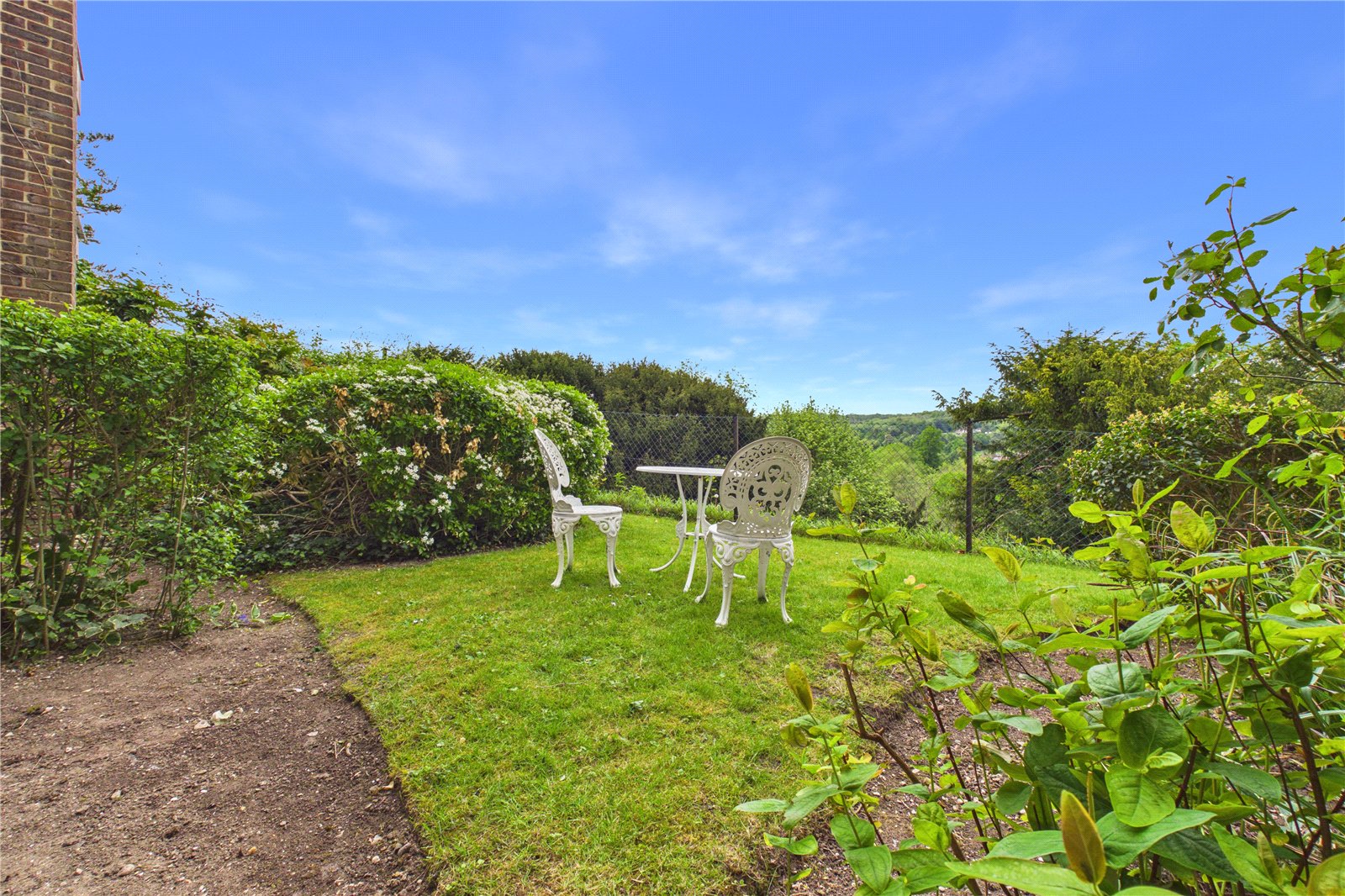 2 bedroom Flat for sale in Pangbourne, Reading, Berkshire