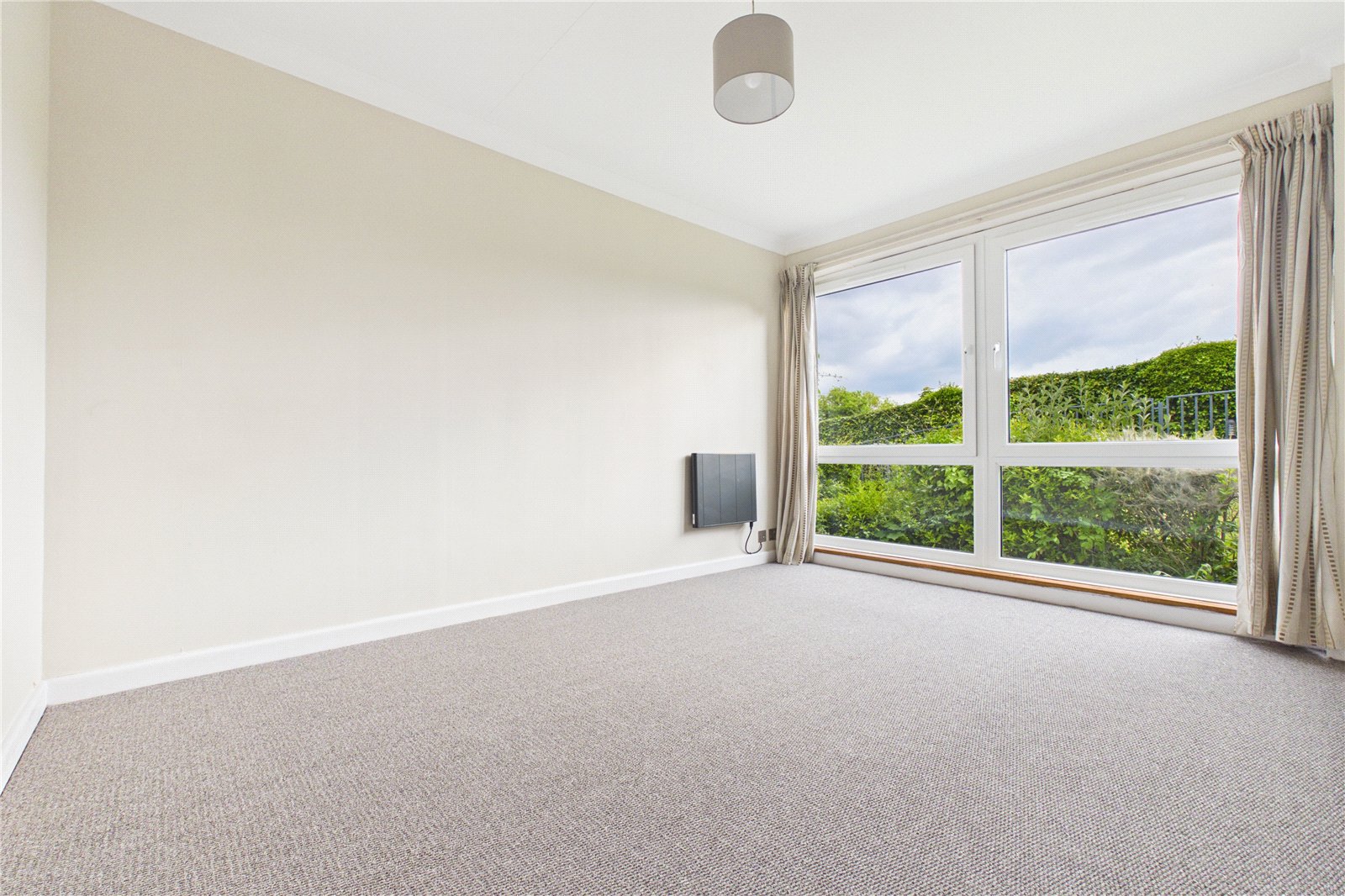 2 bedroom Flat for sale in Pangbourne, Reading, Berkshire
