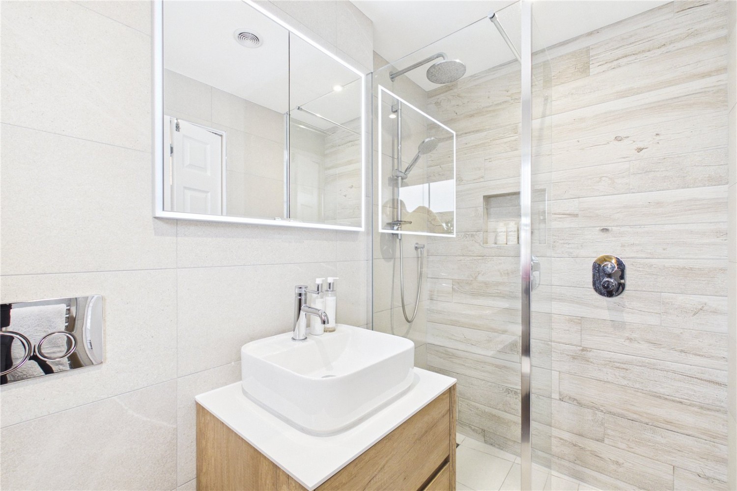 Theale, Reading, Berkshire