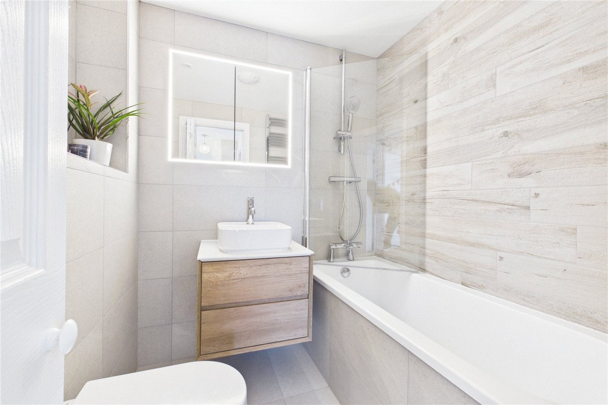 Theale, Reading, Berkshire