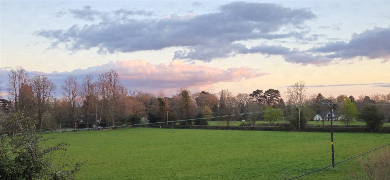 2 bedroom Flat for sale in Upper Woolhampton, Reading, Berkshire