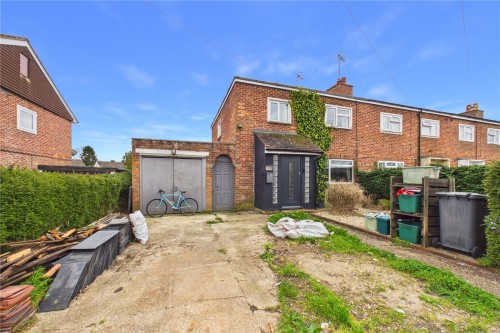 Theale, Reading, Berkshire