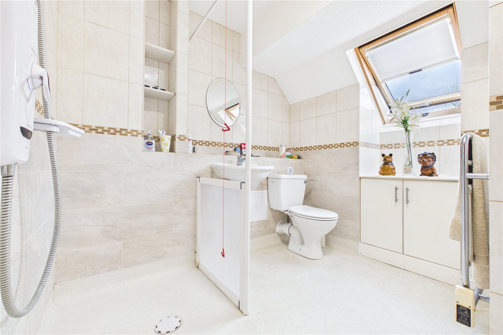 1 bedroom Flat for sale in Bath Road, Woolhampton, Reading
