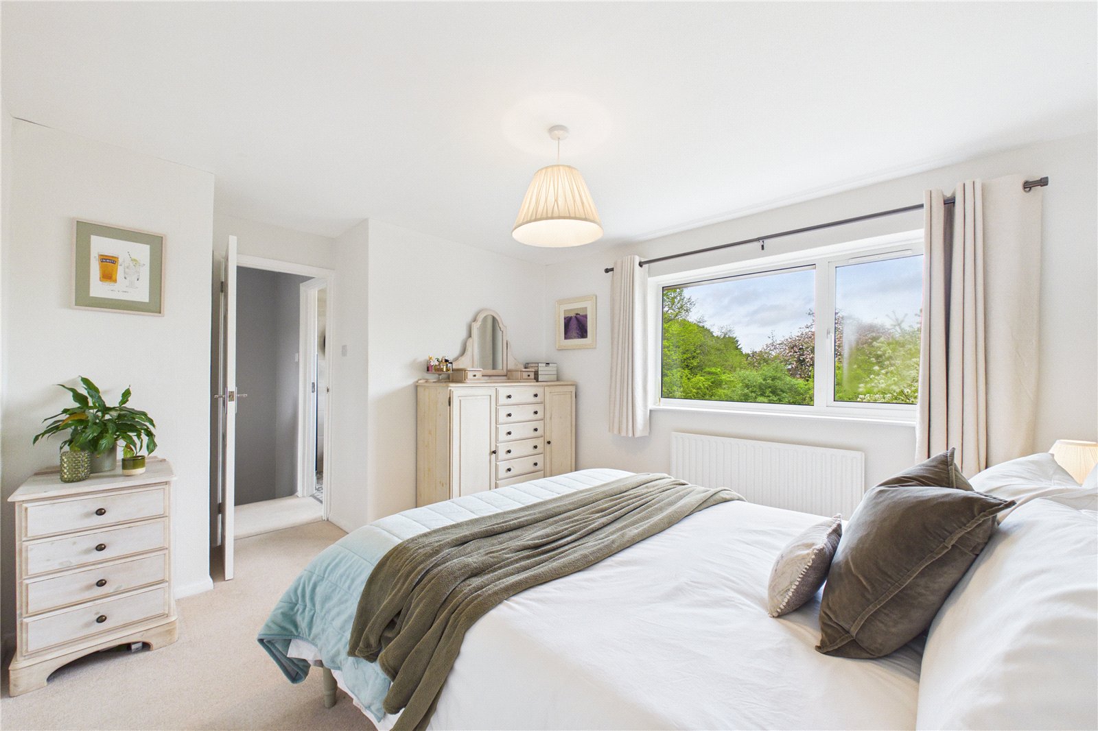 3 bedroom House for sale in Theale, Reading