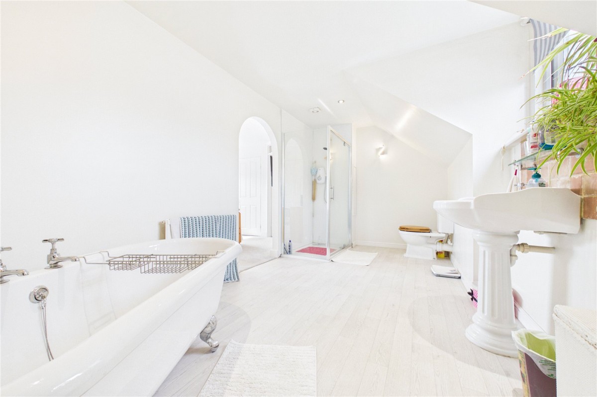 Theale, Reading, Berkshire