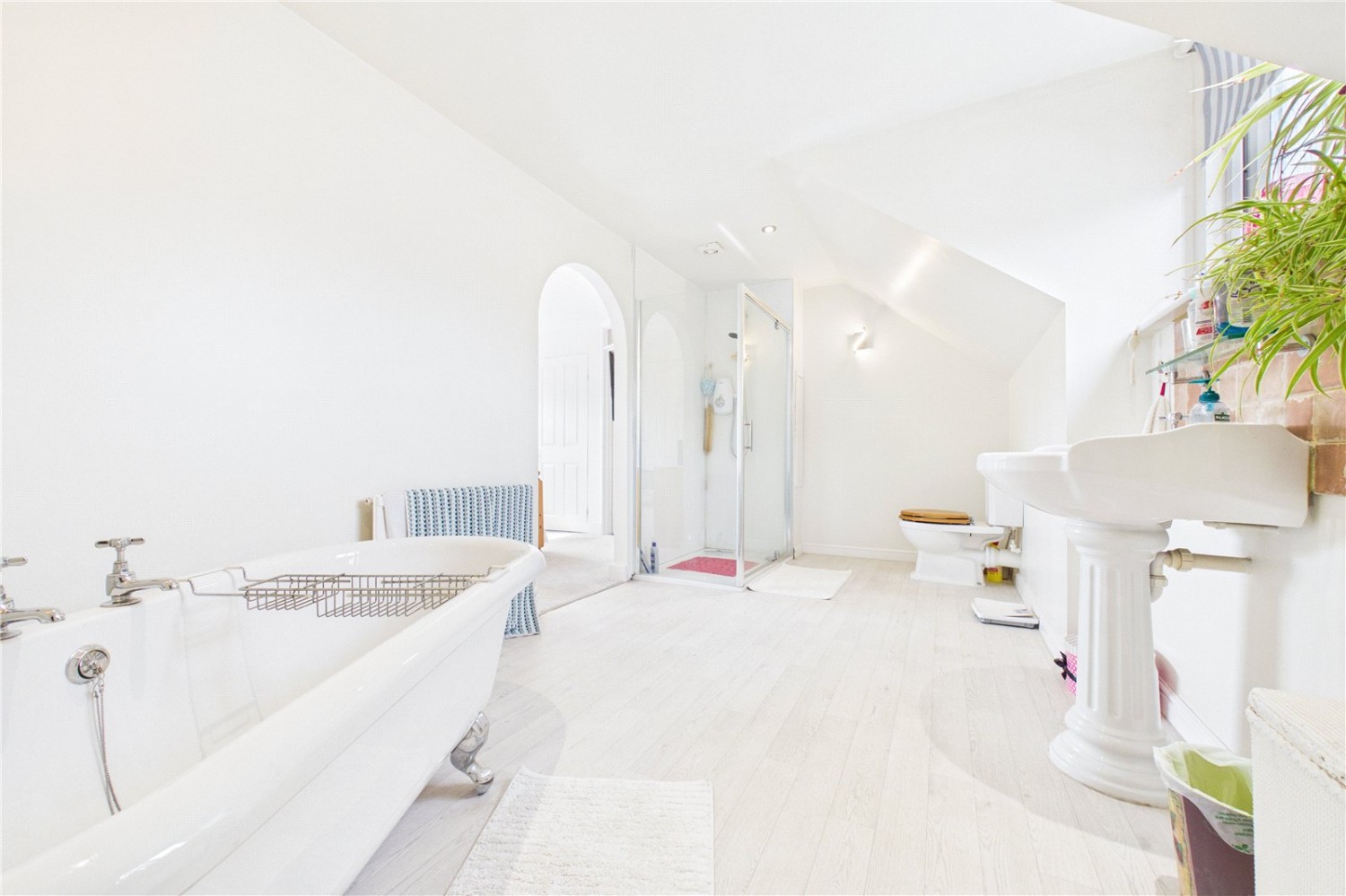 Theale, Reading, Berkshire