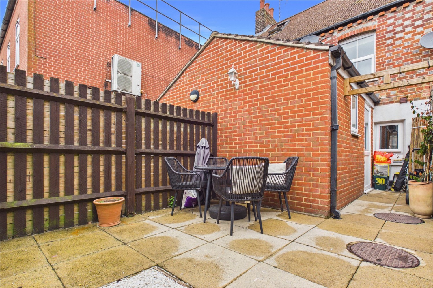 Theale, Reading, Berkshire