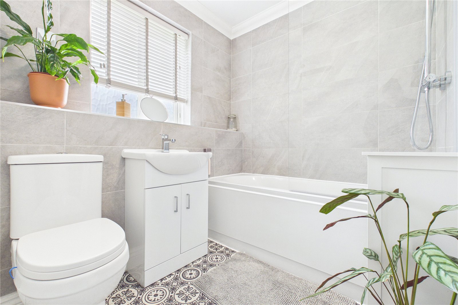 2 bedroom Flat for sale in Aldermaston, Reading, Berkshire