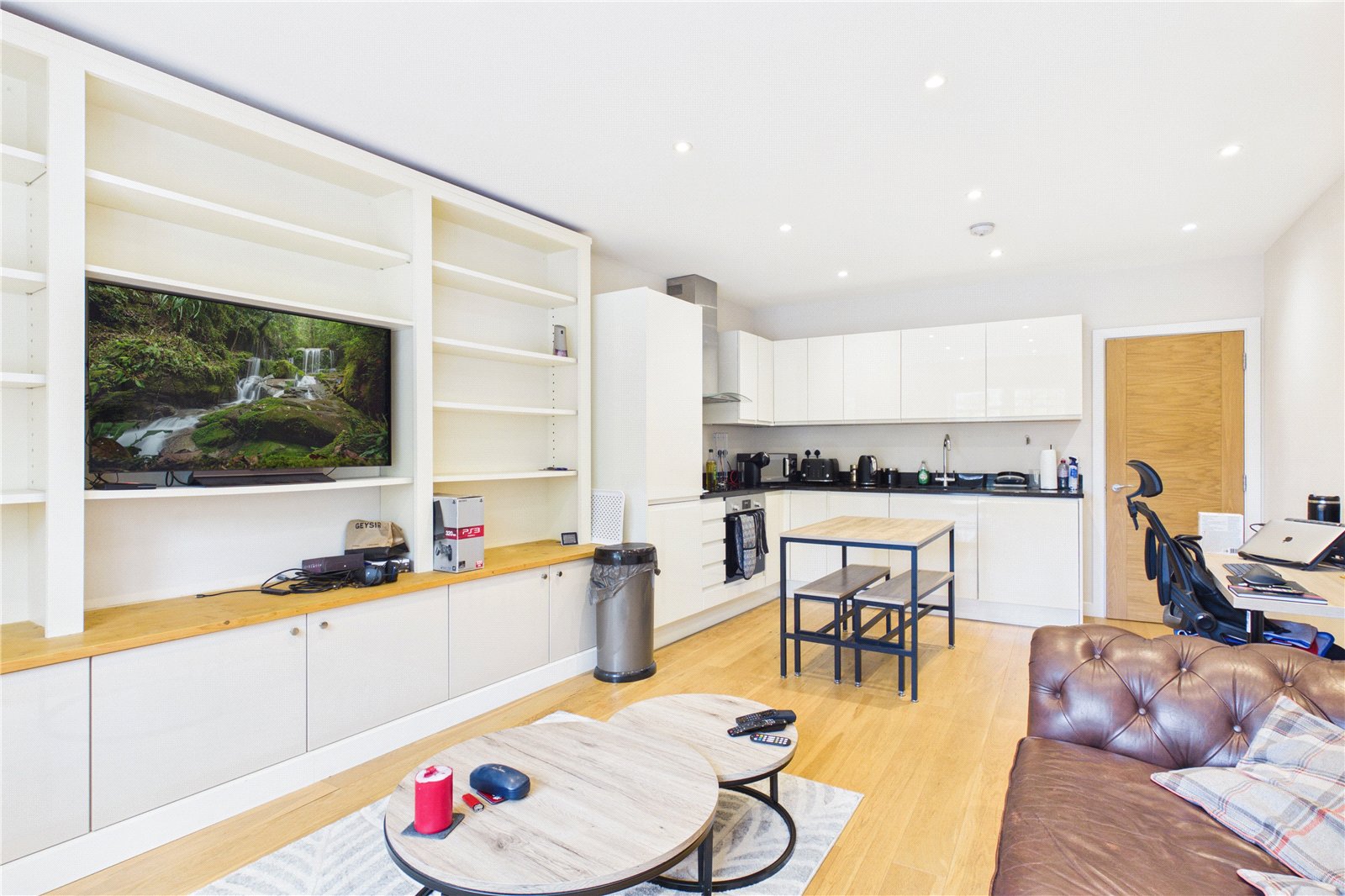 1 bedroom Flat for sale in Whitchurch Road