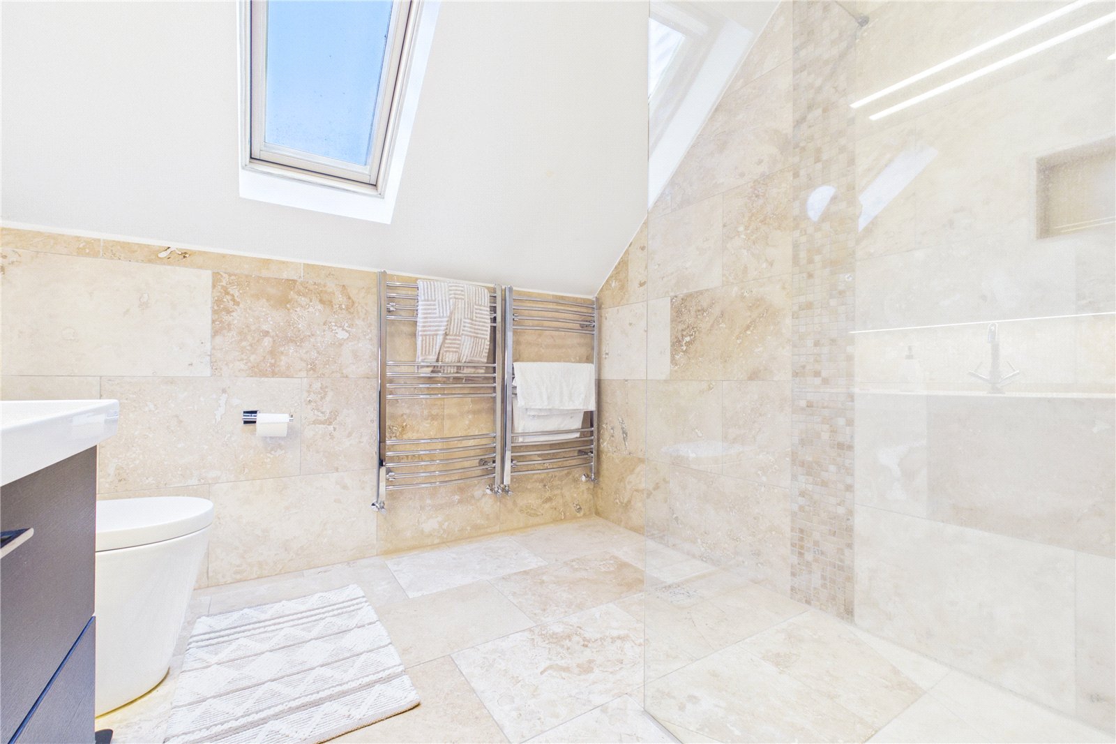 4 bedroom House for sale in Upper Basildon, Reading, West Berkshire