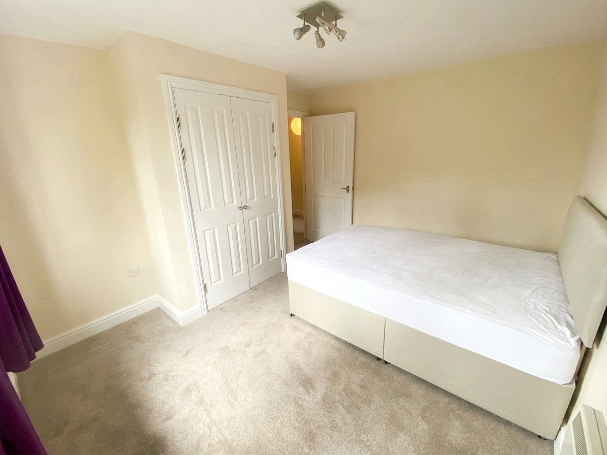 3 bedroom Flat to let in Reading