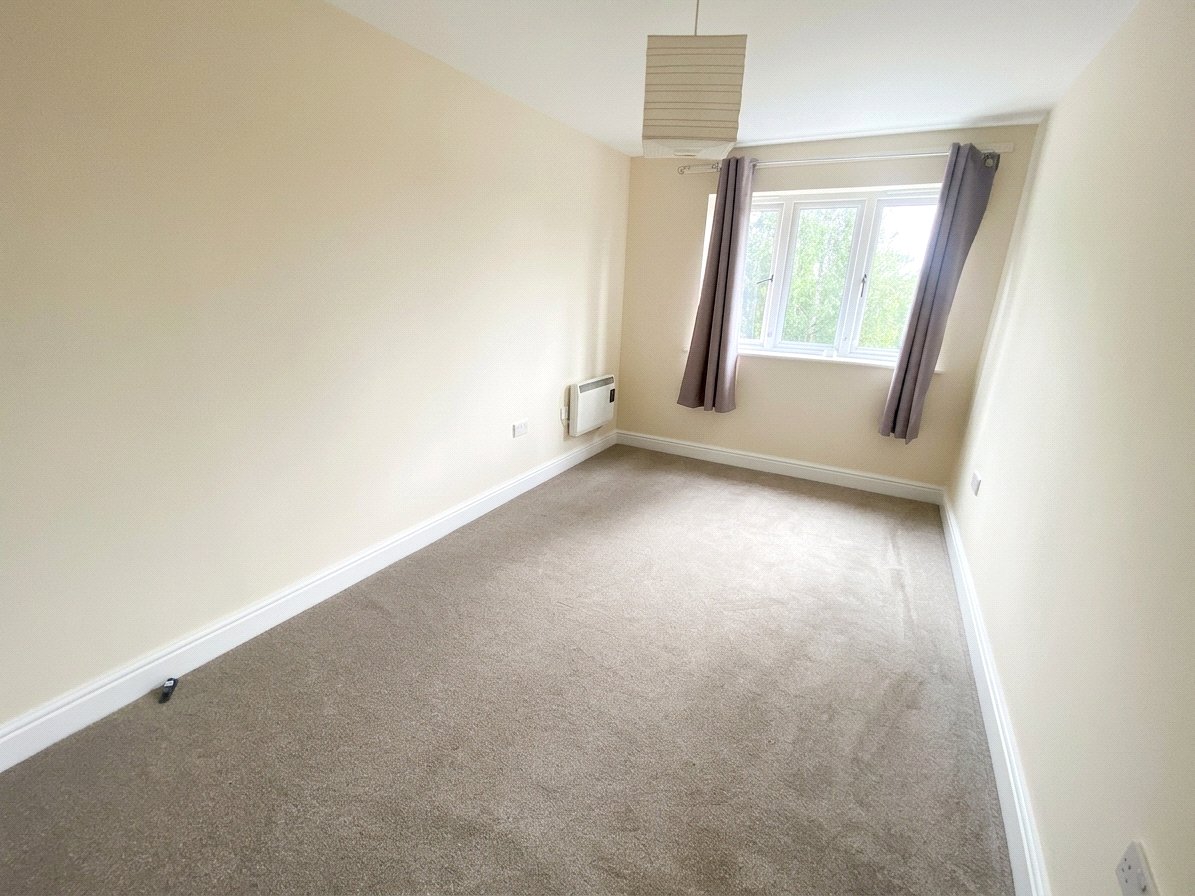 3 bedroom Flat to let in Reading