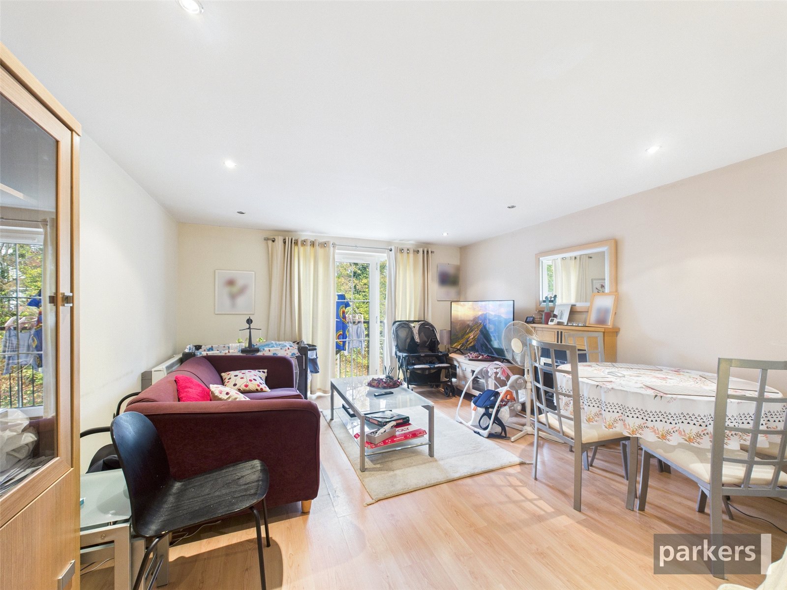 2 bedroom Flat for sale in Henley Road, Caversham, Reading