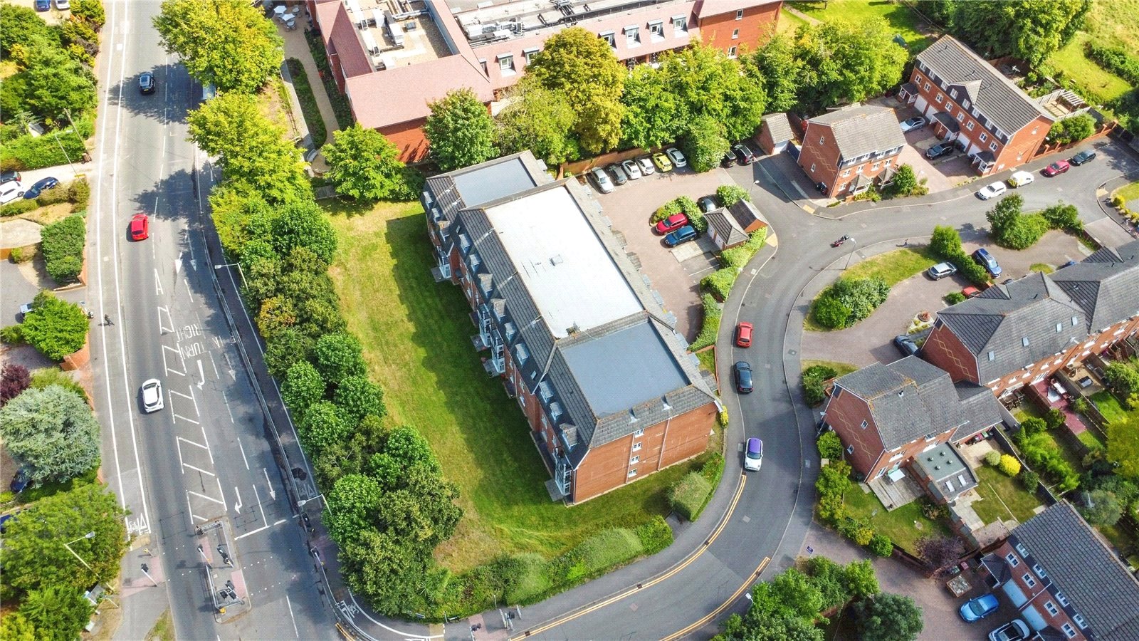 2 bedroom Flat for sale in Henley Road, Caversham, Reading