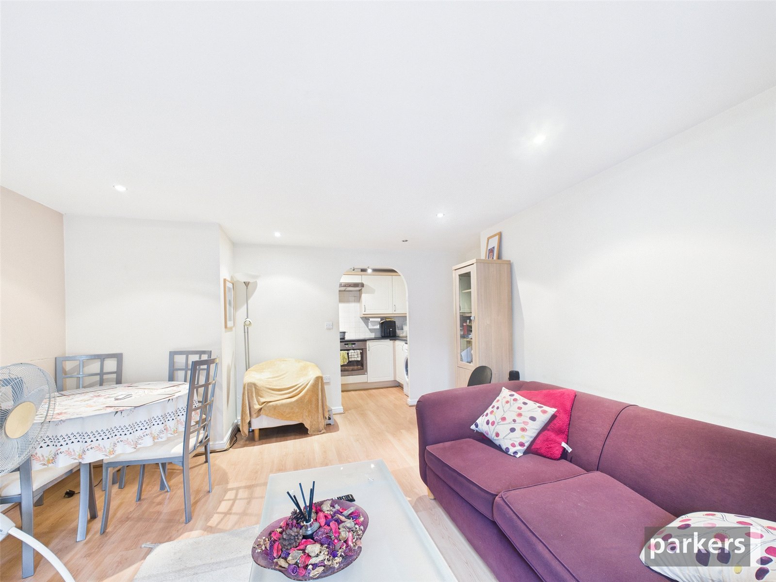 2 bedroom Flat for sale in Henley Road, Caversham, Reading