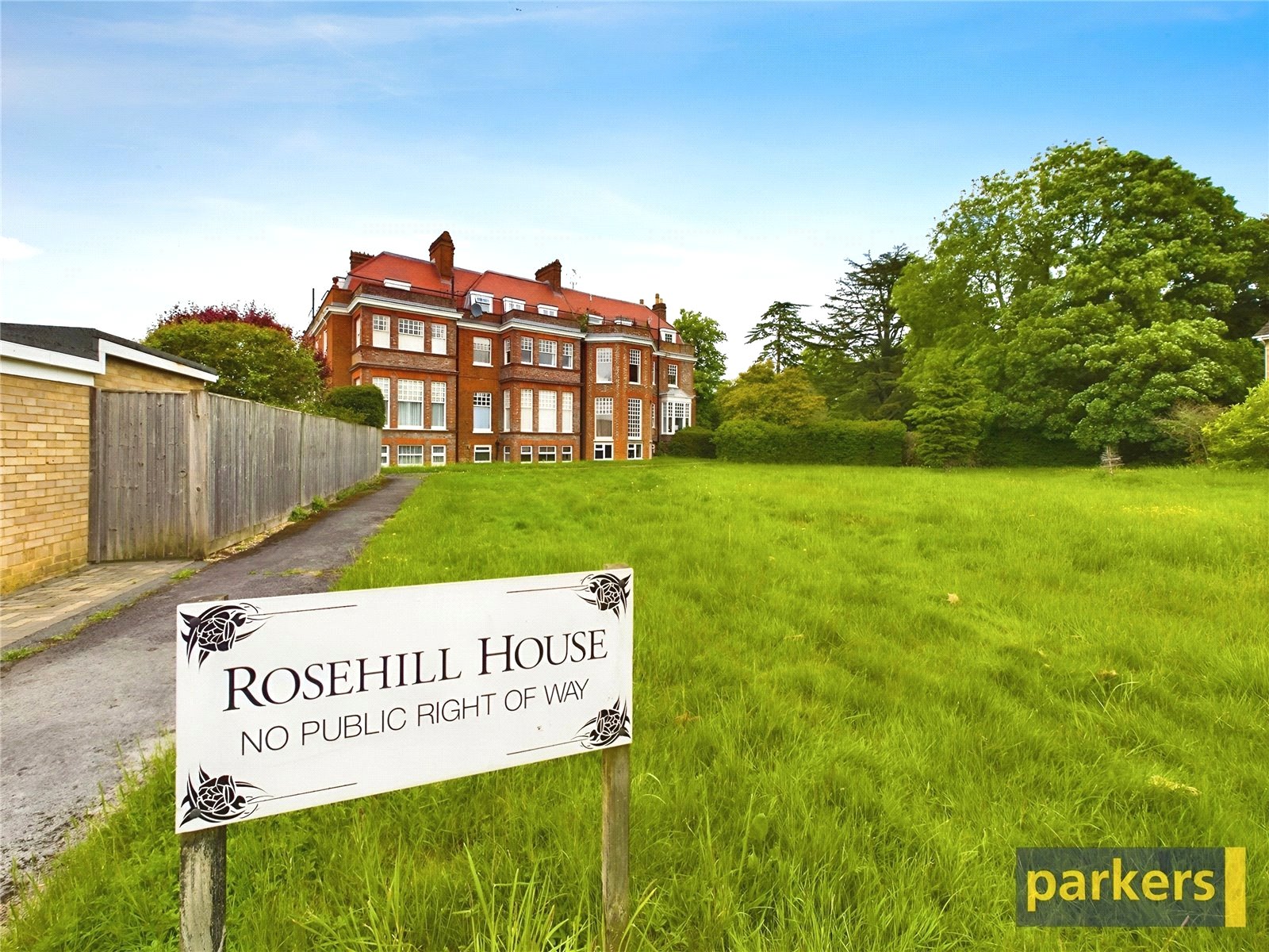 2 bedroom Flat for sale in Emmer Green, Reading, Berkshire
