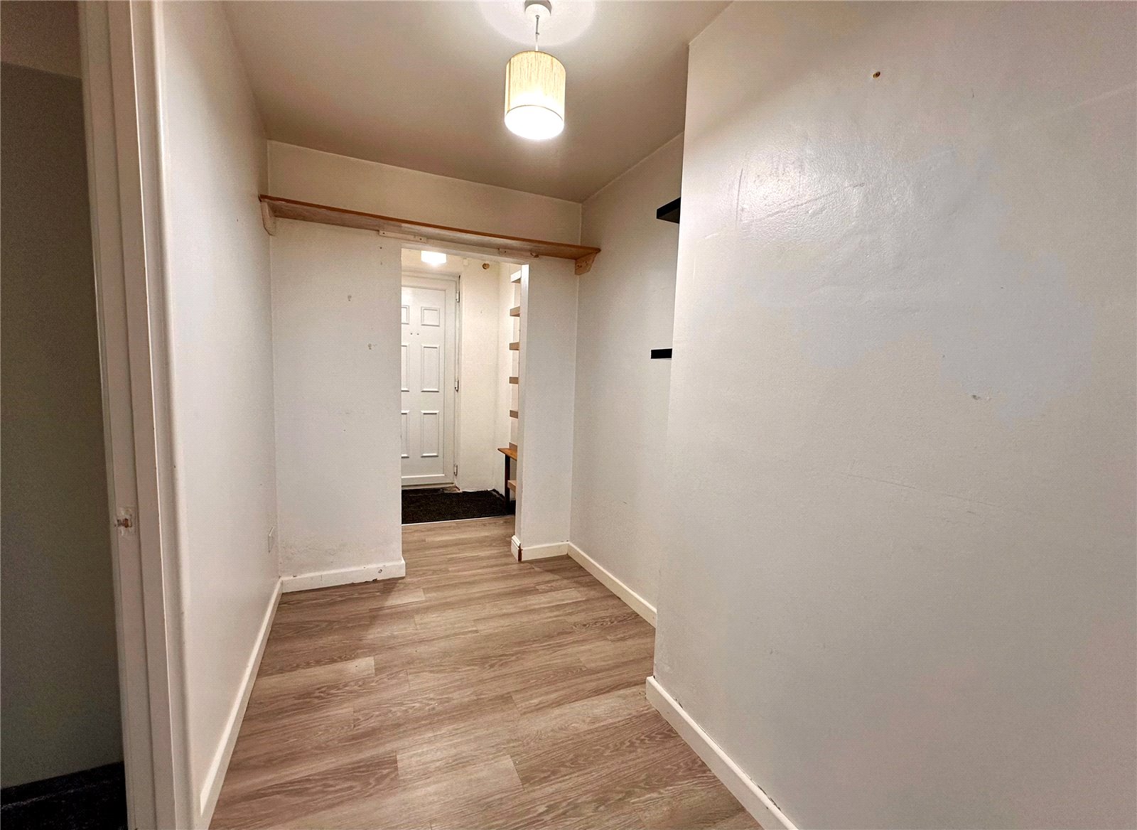 2 bedroom Flat for sale in Emmer Green, Reading, Berkshire