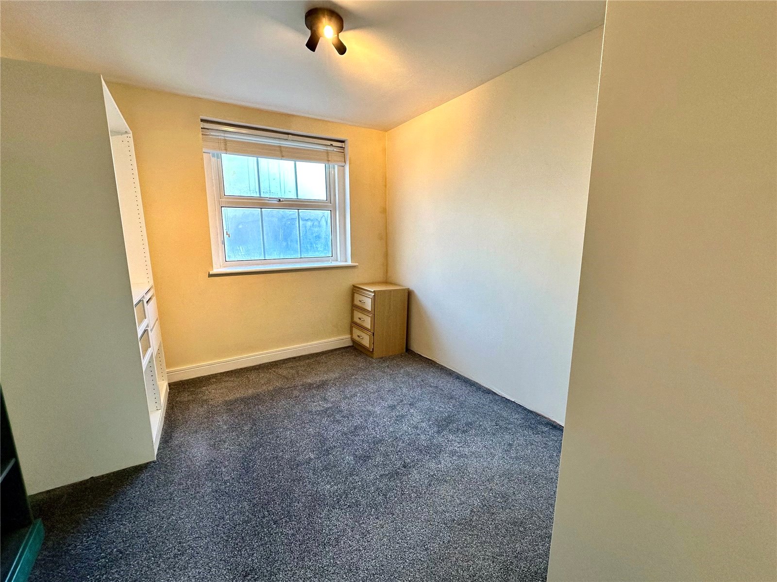 2 bedroom Flat for sale in Emmer Green, Reading, Berkshire