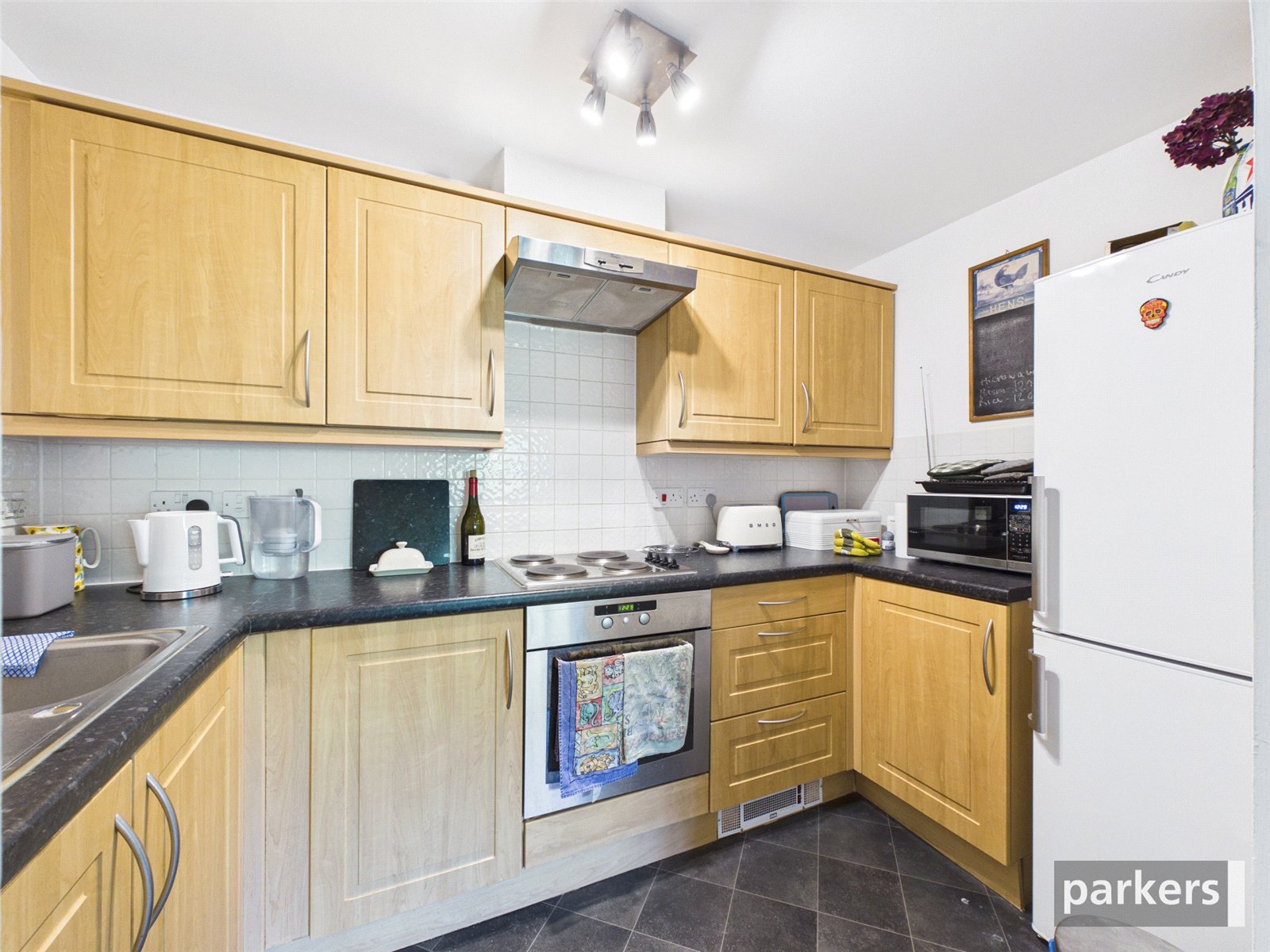 2 bedroom Flat for sale in Henley Road, Caversham, Reading