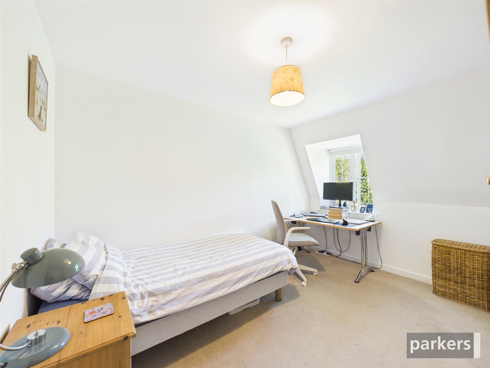 2 bedroom Flat for sale in Henley Road, Caversham, Reading