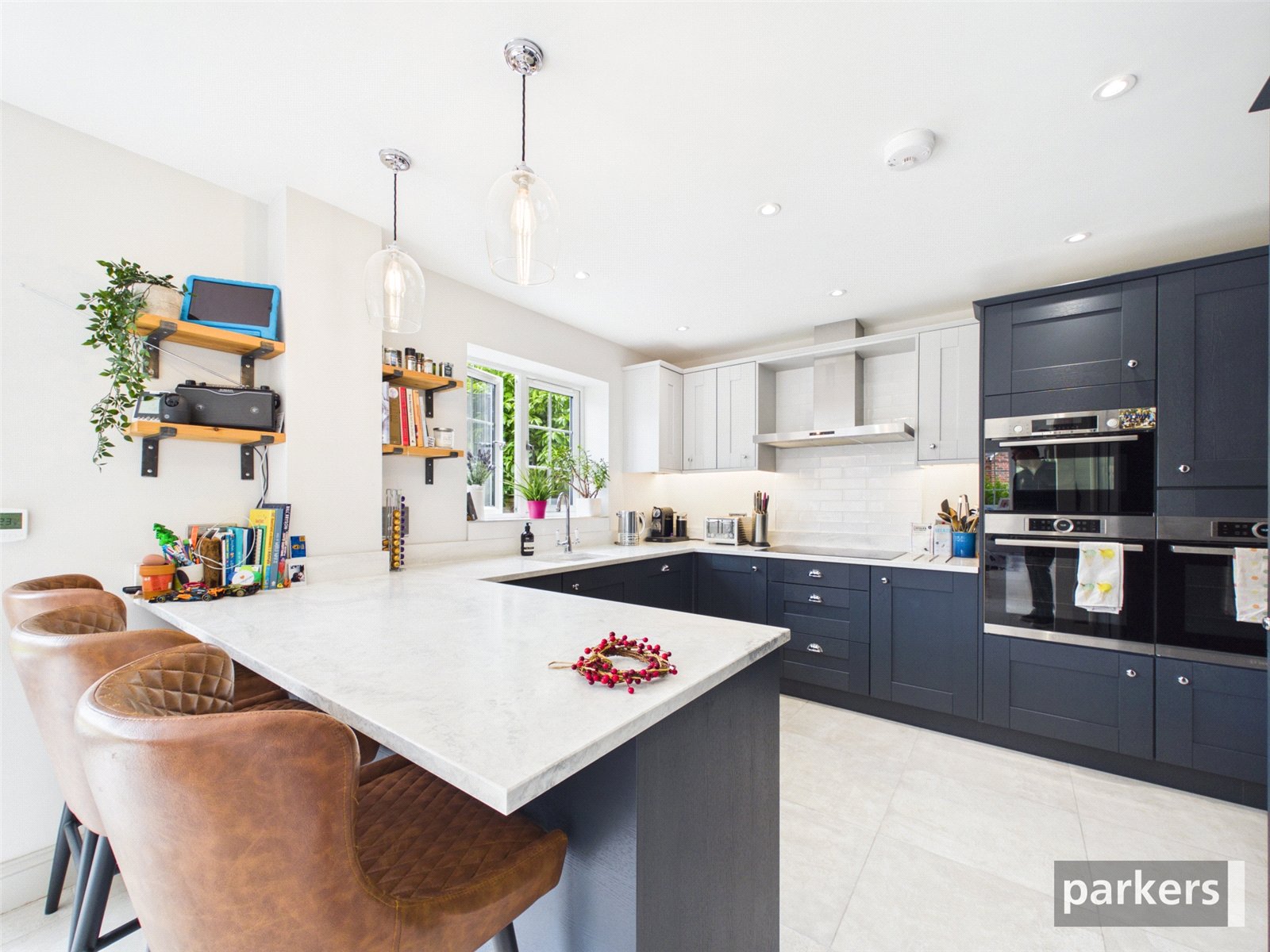 4 bedroom House for sale in Playhatch, Reading, Oxfordshire