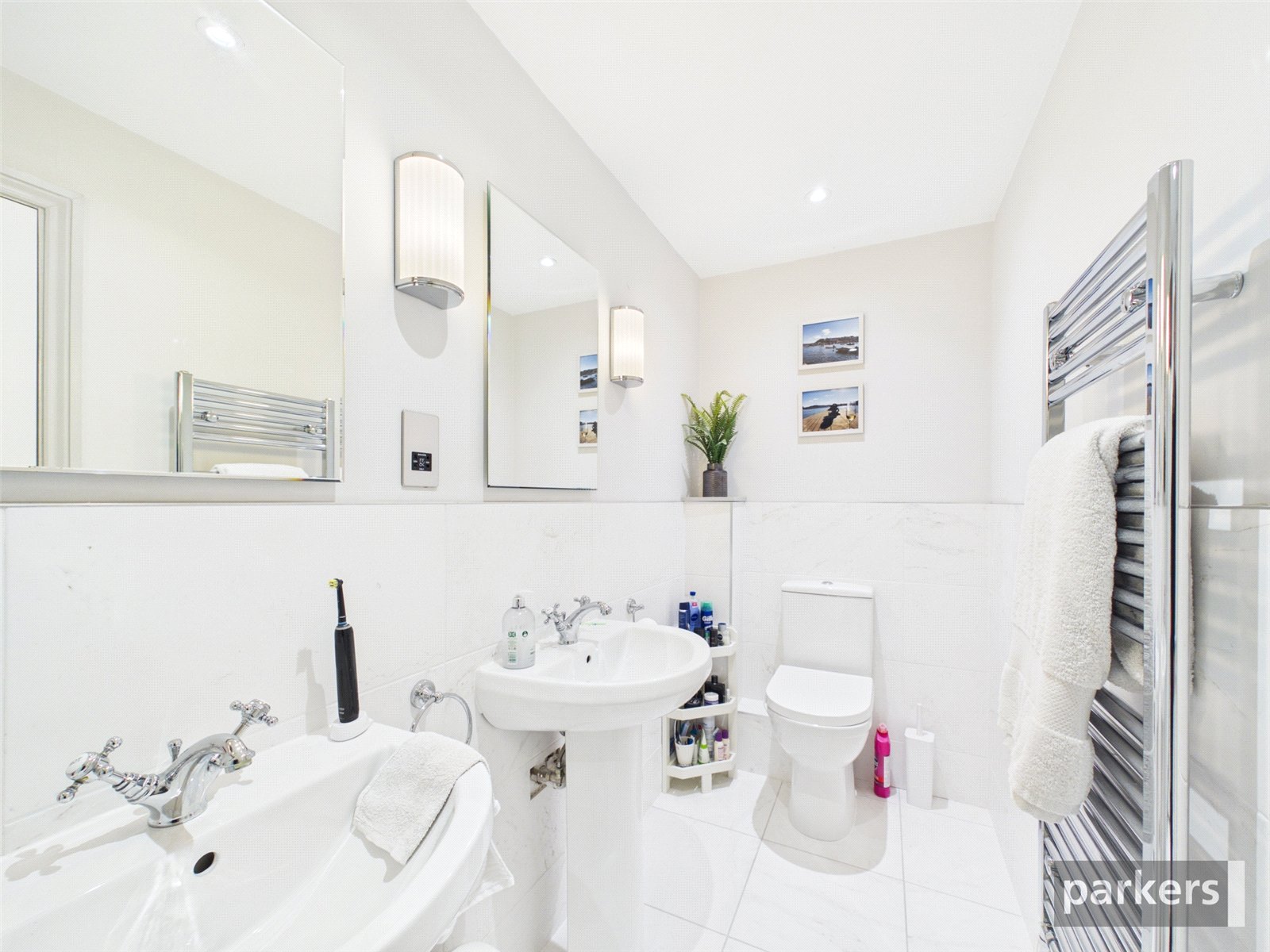 4 bedroom House for sale in Playhatch, Reading, Oxfordshire