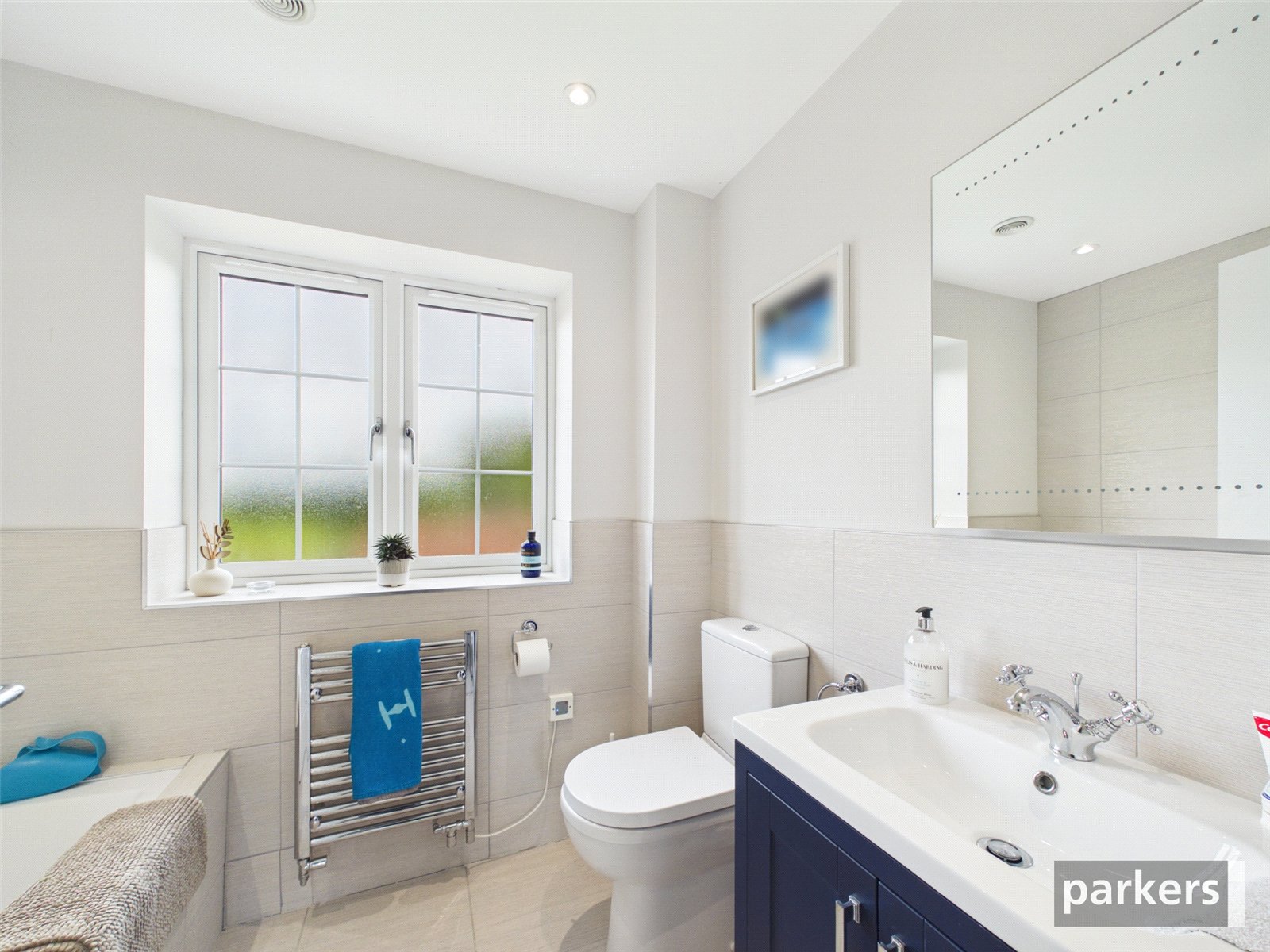 4 bedroom House for sale in Playhatch, Reading, Oxfordshire