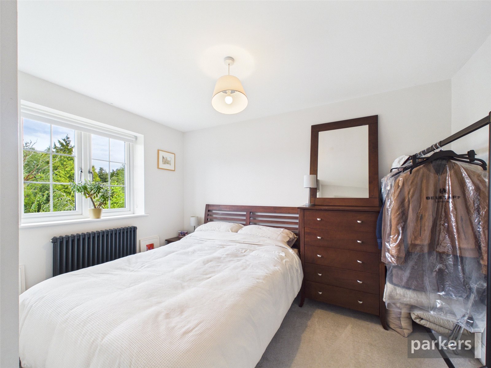 4 bedroom House for sale in Playhatch, Reading, Oxfordshire