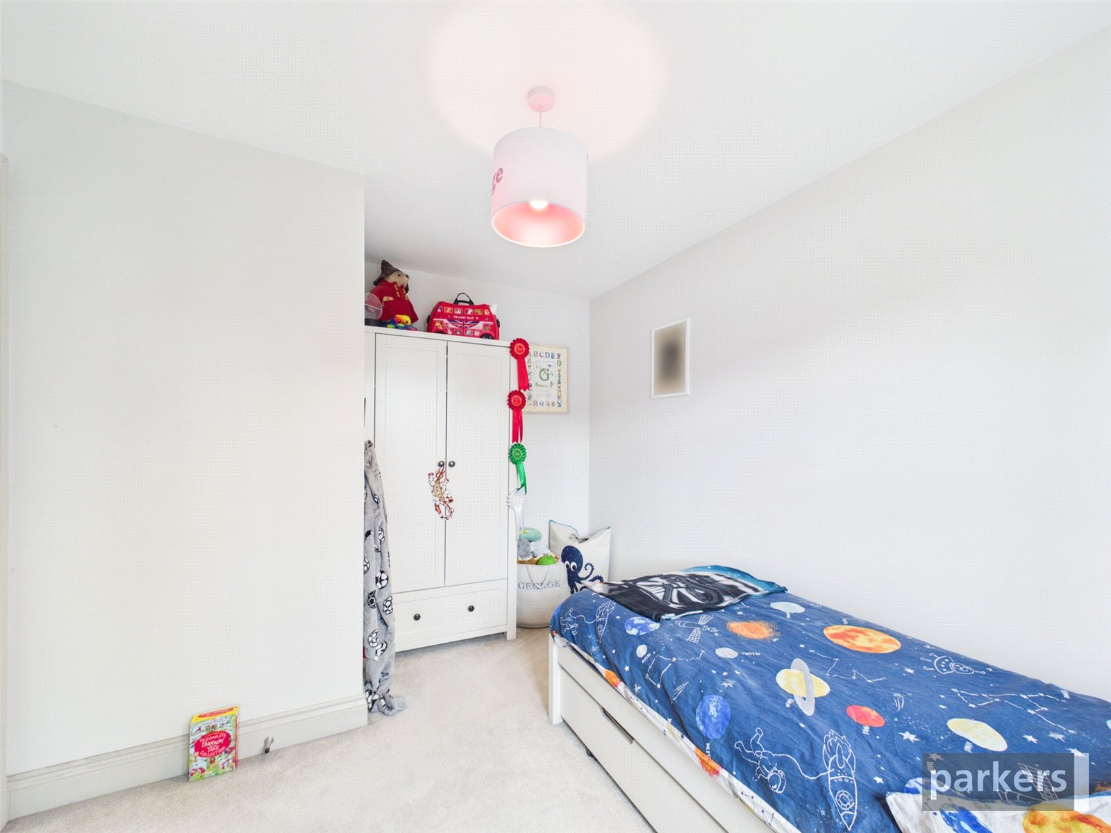 4 bedroom House for sale in Playhatch, Reading, Oxfordshire