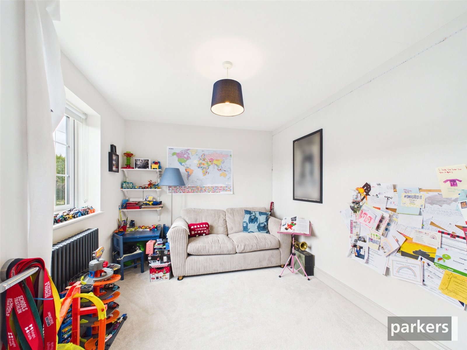 4 bedroom House for sale in Playhatch, Reading, Oxfordshire